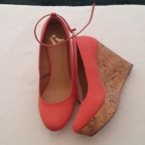 Adorable coral wedges